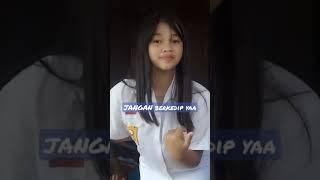 Intip Siswi SMA Buka Rok