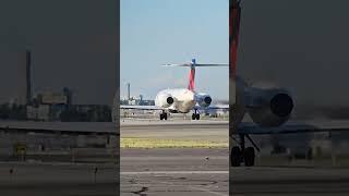 Delta Boeing 717 Departs Newark #boeing717 #delta