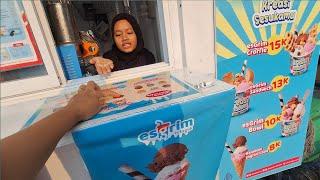 ES KRIM UNIK TOPPING KREASIMU AMBIL SENDIRI