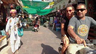 Walking Through the Streets of India & Expert Travel Tips