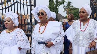 OONI'S BEAUTIFUL QUEENS WELCOME YEYE 1 & YEYE 2 AS THEY STEP INTO AJE FESTIVAL ARENA