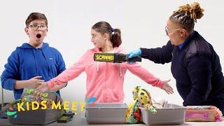 Kids Meet a TSA Agent | HiHo Kids