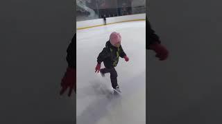 Умеющий бегать, ходить не может . #figureskating #дети #ice #sport #girl #фигурноекатание #бег