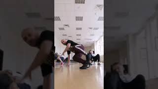 САМАЯ ПРОСТАЯ ОБУЧАЛКА БРЕЙК ДАНС KIK OUT BREAK DANCE TUTORIAL. ОБУЧЕНИЕ БРЕЙКДАНС РЕУТОВ.