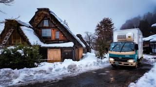 Walking Through a SNOWY DREAM in Shirakawa-go Japan