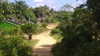 Suasana di siang hari kampung Punyanget Desa Agak Kecamatan Sebangki