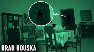 ZACHYTILI JSME PARANORMÁLNÍ JEVY NA HRADĚ HOUSKA! - Zlý Poltergeist