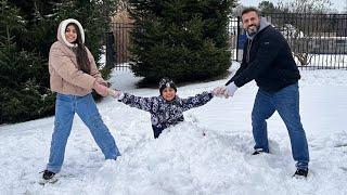 Deema and Sally Play stuck in the snow Rescue Adventure