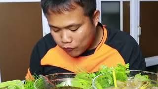 Diner Babang tampan lauk sederhana Tumis Kikil Sapi dan lalapan daun 