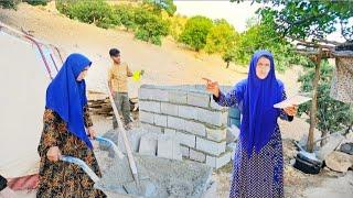 A single woman: Ashraf's construction of a nomadic bath for his children