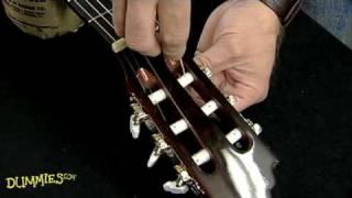 How to String a Nylon-String Guitar For Dummies