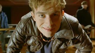 Blur - Charmless Man (Official Music Video)