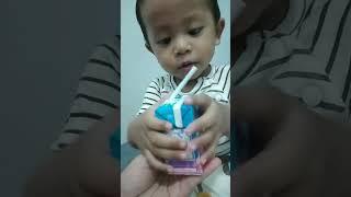 hasyim bayi 1 tahun suka minum susu kotak milky#baby