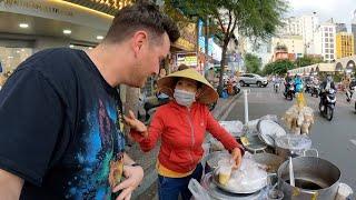 60 y/o Vendor's First Time Meeting a Foreigner Who Speaks Vietnamese