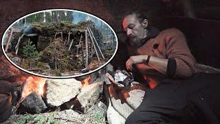 Wilderness Survival Winner Receives A $500,000 Prize. A Man Builds A Luxurious Wilderness Villa.