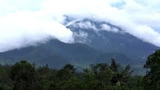 Le volcan Agung se dévoile - Agung volcano takes off his veil