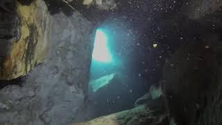 Our first penetration into Santa Rosa blue hole