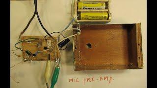 Microphone amplifier for electret capsules. Made with 3 transistors, works between 3 and 2.2 Volt.