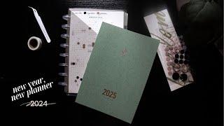 How I'm Using My 2025 Planner | Creator Diaries