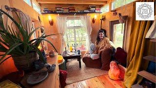 21-year-old model builds a tiny house