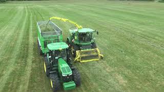 John Deere 8700i forage harvester + 7230R tractor chopping gras +++ NO MUSIC