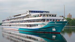 m/s Vladimir Mayakovsky in Action