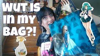 What Is In My Bag?!