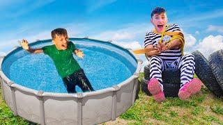 HOȚUL și PISCINA/ Istorioară amuzantă