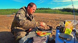 Переночевали в медвежьем углу! Хариус, щука, окунь, язь с одного места! Рыбалка на тажной речке.