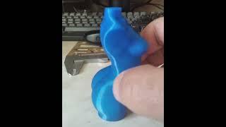 female torso on a 3d printer. женский торс на 3d принтере