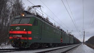 Электровоз ВЛ10К-1508/312Б с грузовым поездом и приветливый машинист