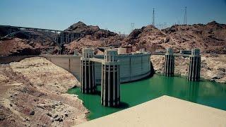 Constructing the Hoover Dam