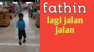 Fathin lagi jajan