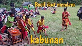 Bocil yang kemarin viral! janturan ebeg kabunan. lagu ini yang bikin melayang