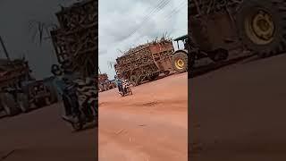 traktor muat tebu