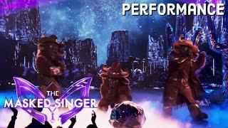 Buffalos sing “(I Just) Died In Your Arms” by Cutting Crew | THE MASKED SINGER | SEASON 12