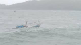 Astaghfirullah! Nelayan Terjebak Badai Angin Besar, Hampir Terbawa Ombak #Nelayan #fisherman