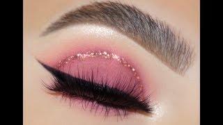 CRANBERRY SMOKEY EYE GLITTER CREASE