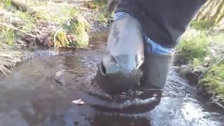 Walk in waders/rubber boots in deep water and mud