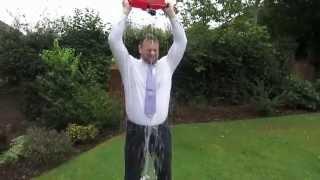 Android Andy does the Ice Bucket Challenge