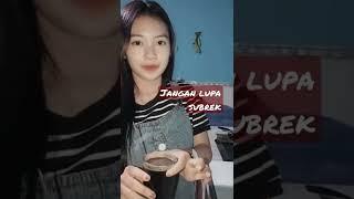 disuguhi kopi cewek cantik