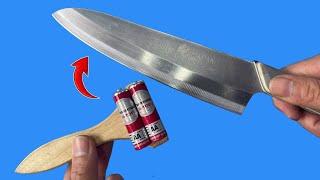 KNIFE Like Razor Sharp! Sharpen Any Knife in 1 Minute with an Old Battery