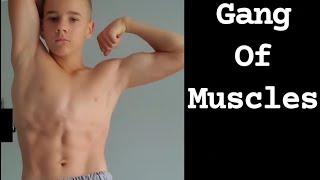 13 years old kid flexing of his muscles #bodybuilding2023 #ifbb #workoutmotivation