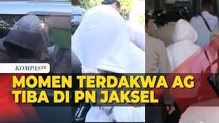 Detik-Detik Terdakwa AG Pacar Mario Dandy Tiba di PN Jaksel, Jalani Sidang Putusan Sela