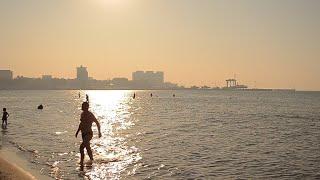 Купальный сезон откладывается на месяц. Температура воды в море  позволять только помочить ноги