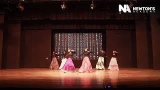 Bollywood dance by 10th girls | Newton's Academy | Annual Day | Aaghaz