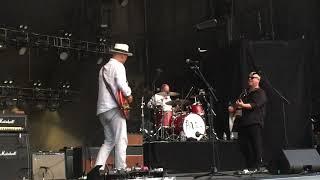 Pixies - Joey Santiago solo - Intro to Where is my Mind? - 8-1-2018