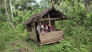 Memprihatinkan satu keluarga tinggal di gubuk kecil ditengah hutan