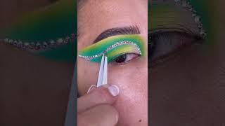 #colorfulmakeup #makeuplooks #eyelooks #makeuptutorial #makeup #eyemakeup #1timelesslove