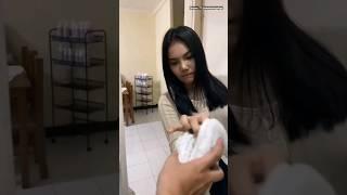 Prank Istri Ambilin Handuk, Istri Malah Ngajakin Main #viral #shorts #trending